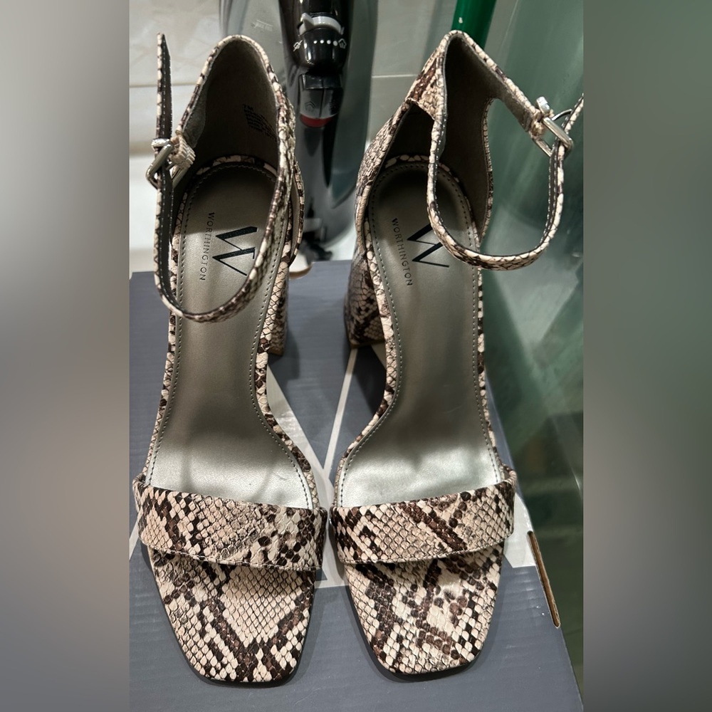 NWT- Worthington Snake Print Open-toe Strap Heels 👠 - Picture 4 of 8
